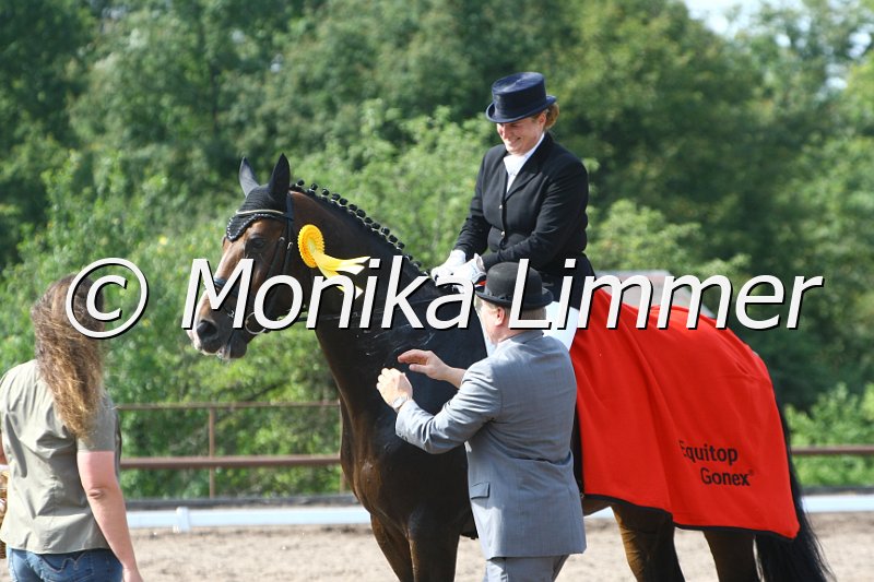 109M6437_Nachwuchs_Dress S.JPG